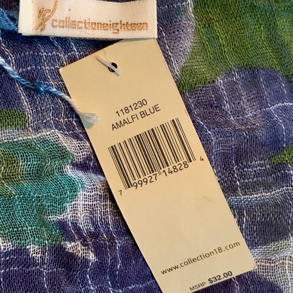 NWT floral scarf - Picture 3 of 7